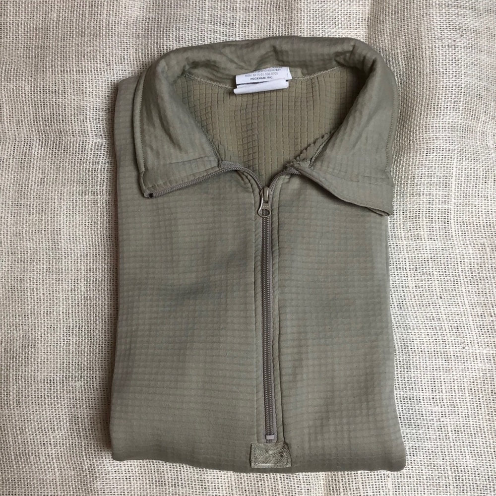 🦄 Mid-weight cold weather undershirt